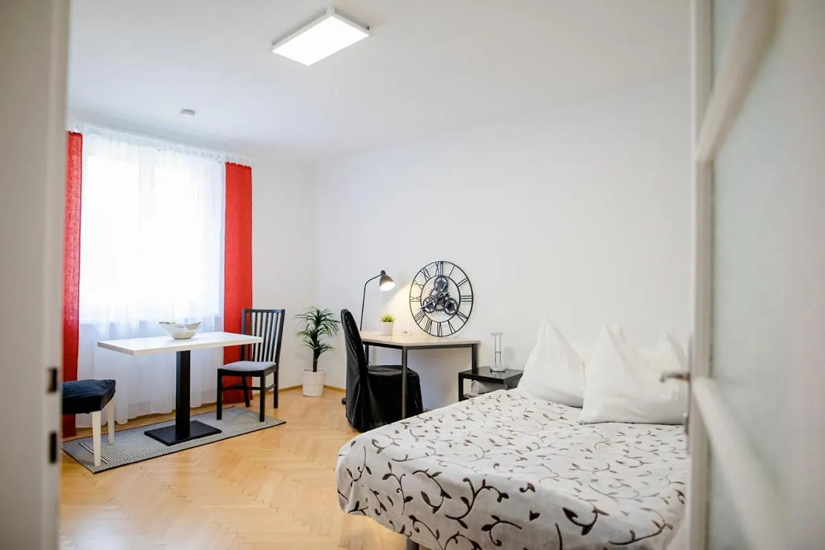 zimmer-graz 0*, Graz